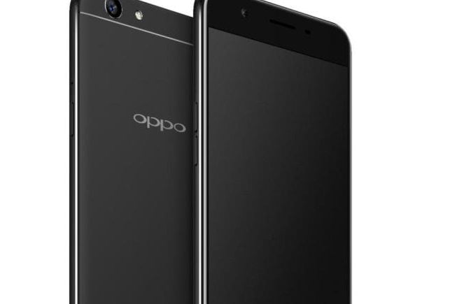 As of now, the Oppo R11 is available only on online stores, but as time progresses, it will obviously be available in the offline stores.