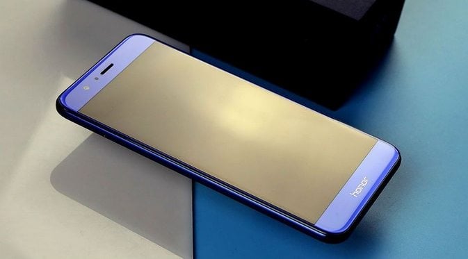 The Honor 9 is a very good phone, coming in at a decent price. The phone sports a 5.15 inch Full HD display, with 2.5D glass, and comes with Kirin 960 chip