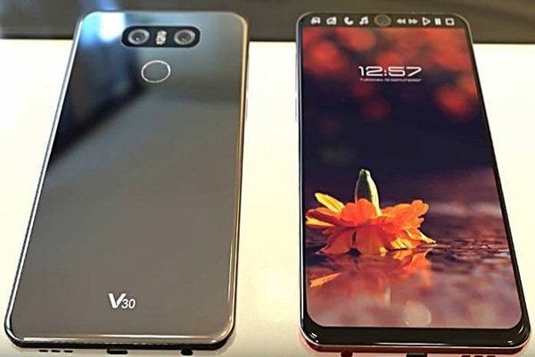 The LG V30 specs are said to be consist of a Snapdragon 835 processor, With 3,200 mAh battery, IP68 certification for dirt and water resistance and ESS Quad