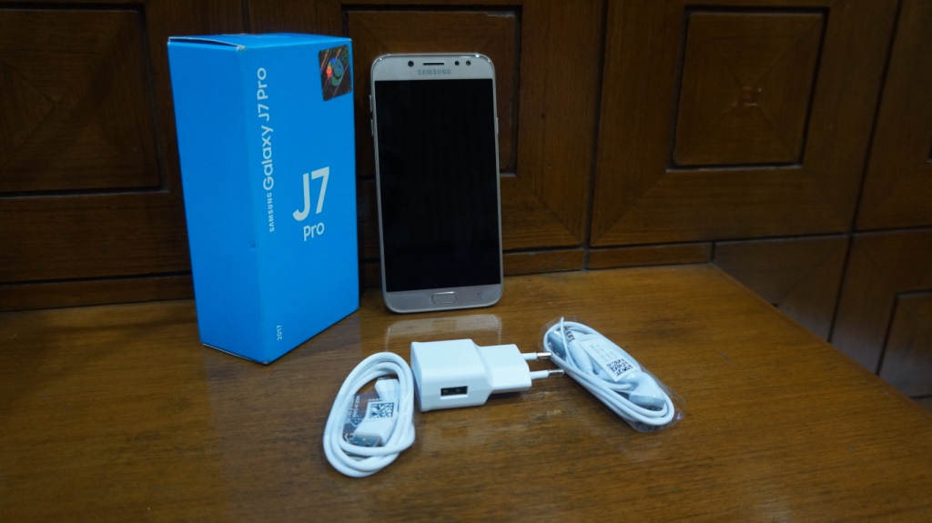 Samsung Galaxy J7 Pro is the best device but is it good to buy in this price range? In general, the Samsung Galaxy J7 Pro can be viewed as an extraordinary