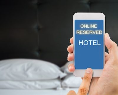 53% business travellers reap perks of mobile technology by booking hotels through smartphones