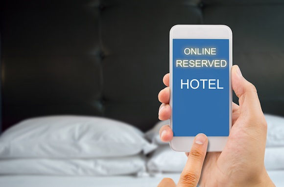 53% business travellers reap perks of mobile technology by booking hotels through smartphones