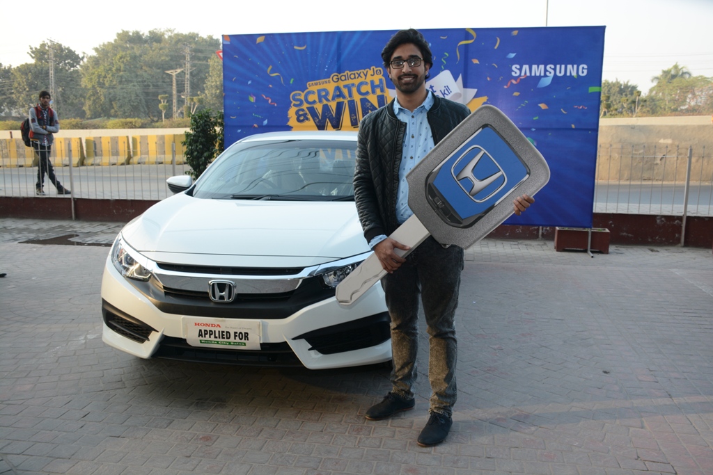 Samsung gives Honda Civic to winner of prize offer on J-Series Mobile phones