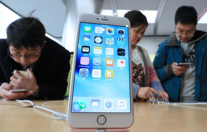 Apple to buy memory chips from China-based chipmaker for use in products sold in Chinese market