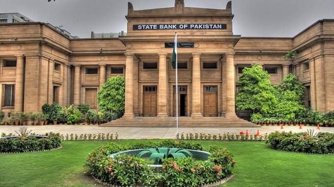 State Bank of Pakistan imposes 100% cash margin on imports of 131 items