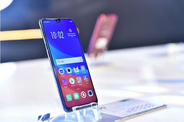 OPPO F9 launches in Pakistan with almost bezel-free design in just PKR 40,000