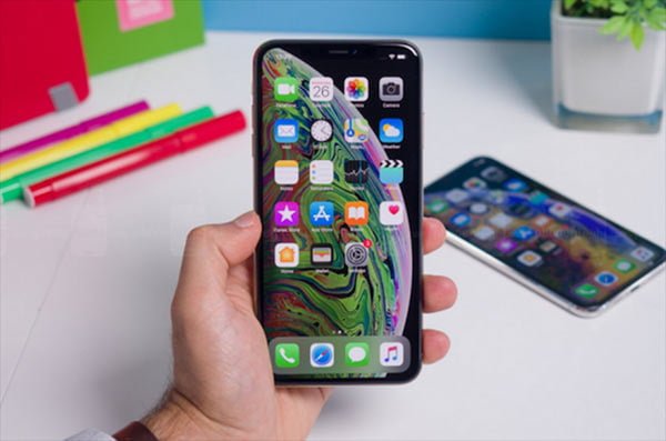 Many Apple iPhone models all over the world lost cellular data connectivity after the iOS12.1.2 update