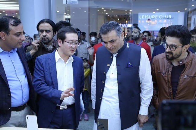 Huawei Launches its Flagship Experience Store and HUAWEI Mate 20 Pro in Pakistan