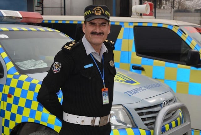 Here is an amazing Traffic Warden who uses Facebook to promote the image of Police in Pakistan