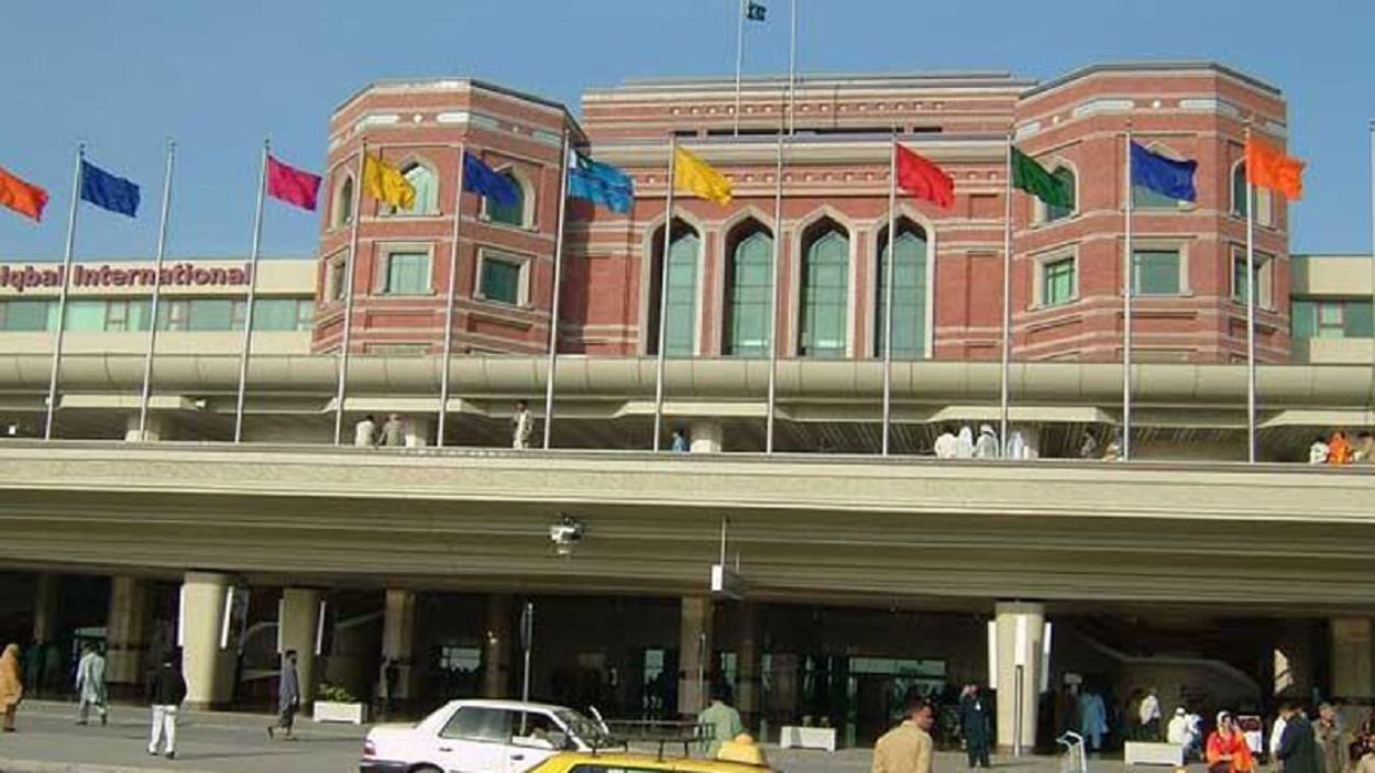 Firing at Lahore Airport, One man killed