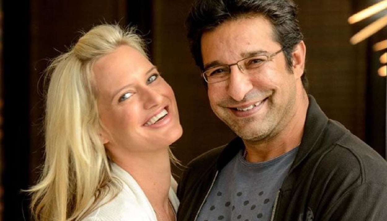 Wasim Akram and his wife celebrate six years together