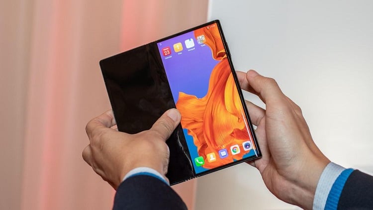 Mate X dominates the Galaxy Fold in terms of sales