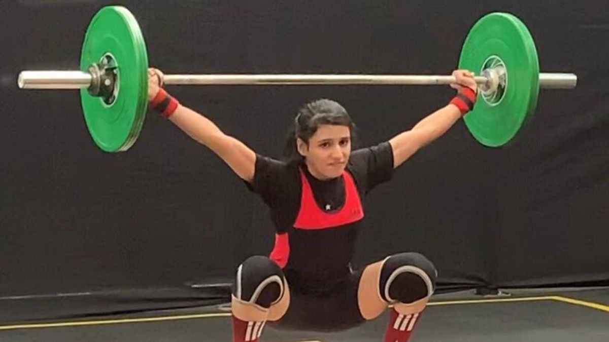 Pakistani weightlifter wins a gold medal