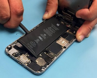 smartphone batteries easier to replace
